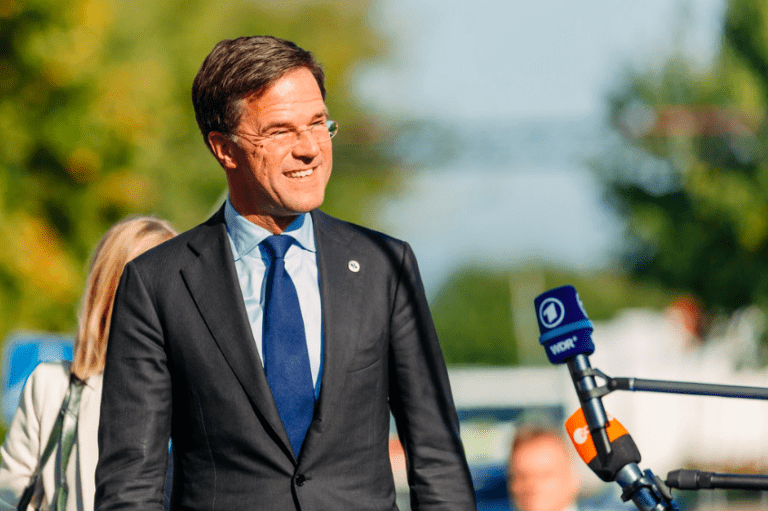 Got a lot of student debt? Send a Tikkie to Rutte!