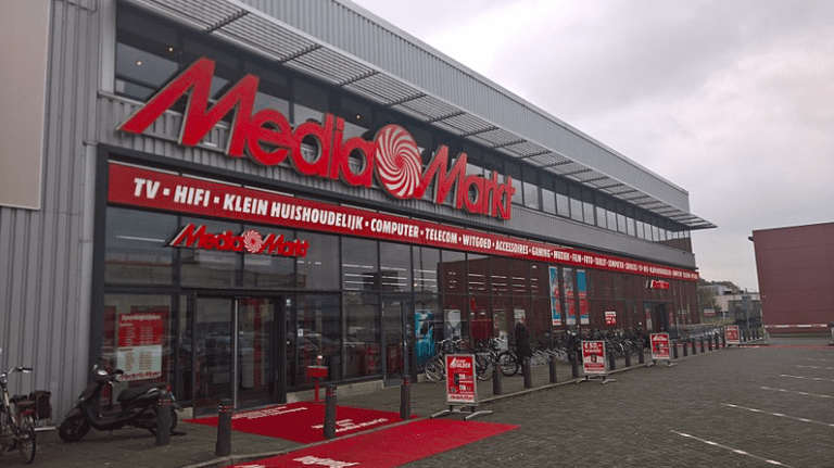 Two injured in stampede outside new MediaMarkt in Leidenschendam