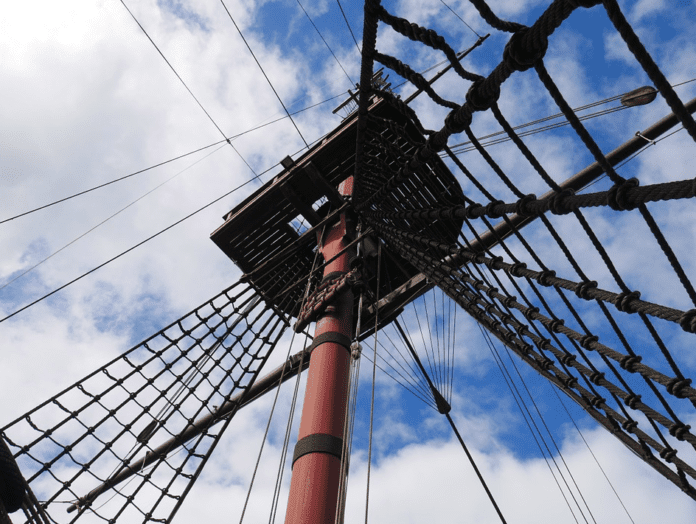 what was the VOC? a ship mast