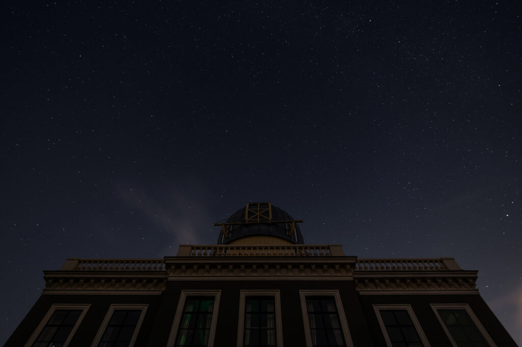 Photo-of-Leiden-observatory-during-studio-Roosegaardes-seeing-stars-event