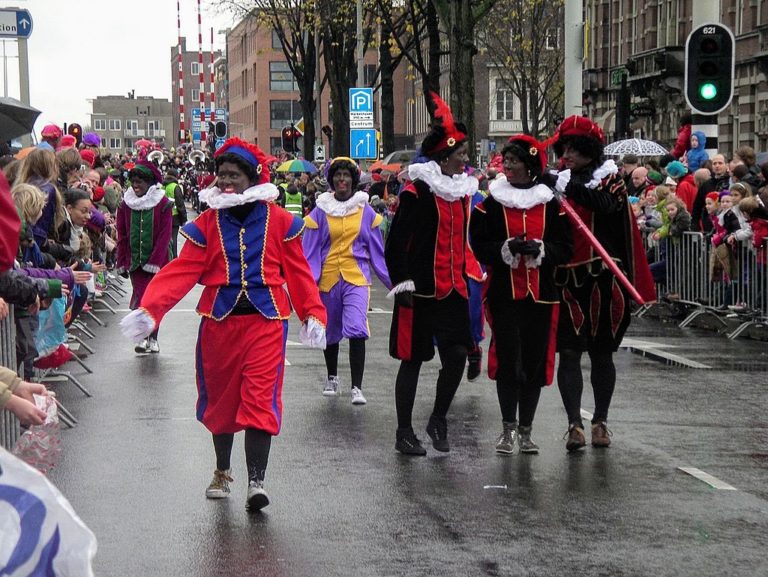 Man threatens to blow himself up to protect the Zwarte Piet tradition