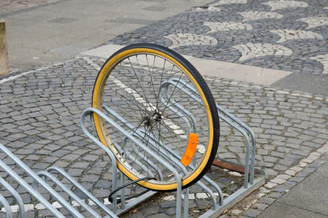 photo-of-stolen-bike-wheel