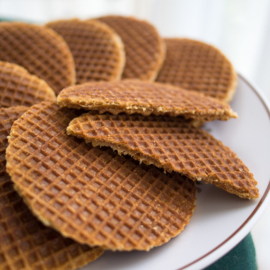 A-plate-of-Dutch-stroopwaffels