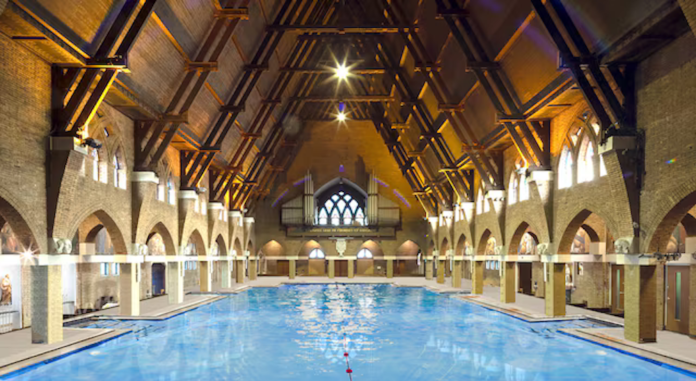 swimming-pool-in-dutch-church