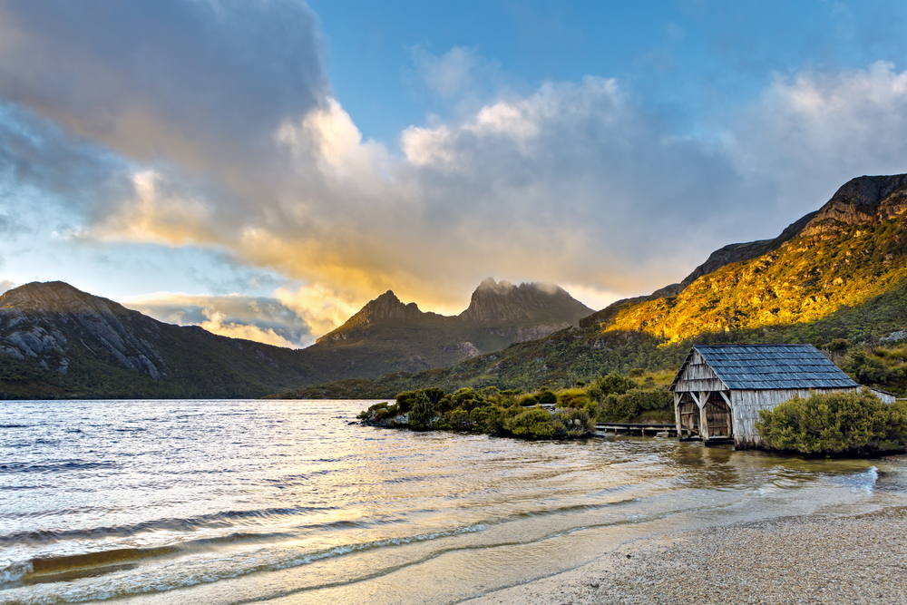 photo-of-Tasmanian-countryside