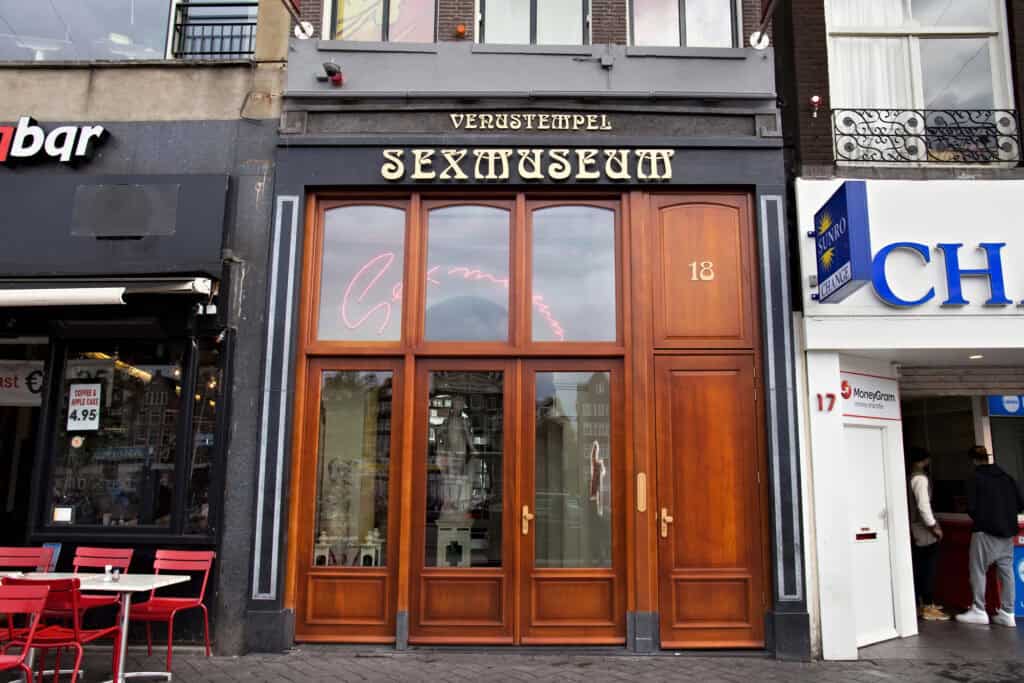 Photo-of-the-front-of-the-Sex-Museum-in-Amsterdam