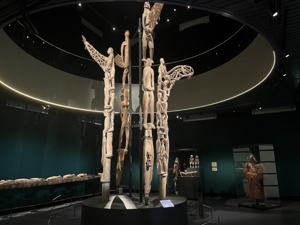 photo-of-wooden-sculptures-at-wereldmuseum-leidens-time-for-papua-exhibit
