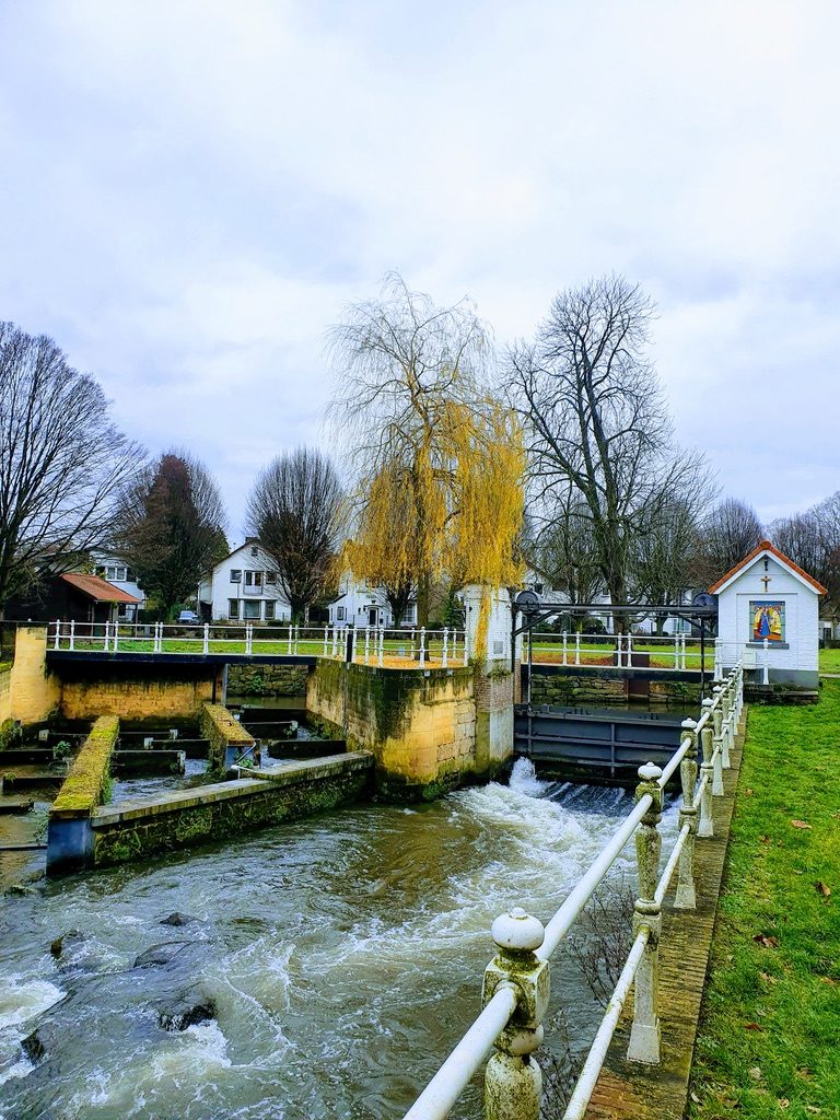 hiking netherlands winter park