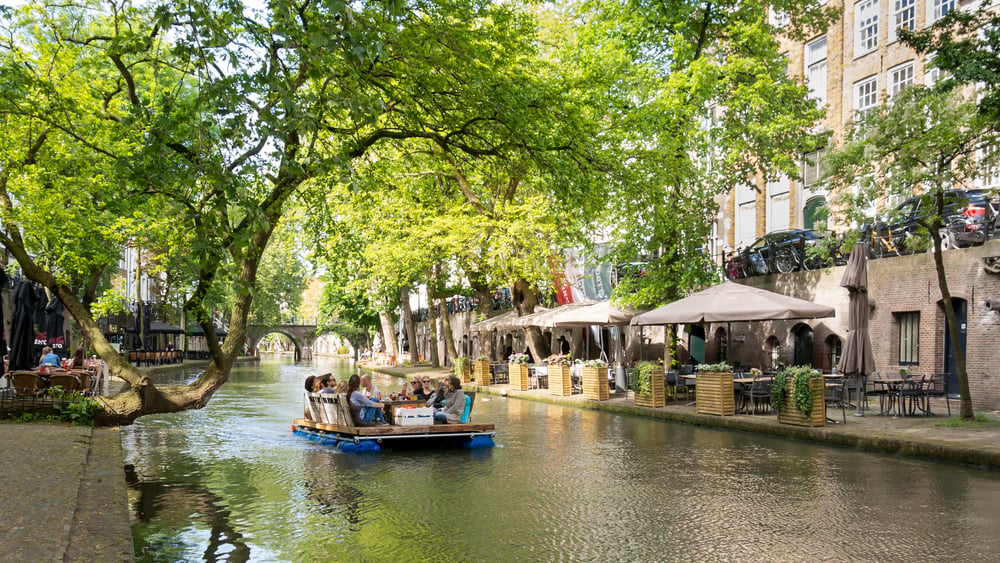 Terraces-on-canals-in-Utrecht-during-day-trip-from-Amsterdam