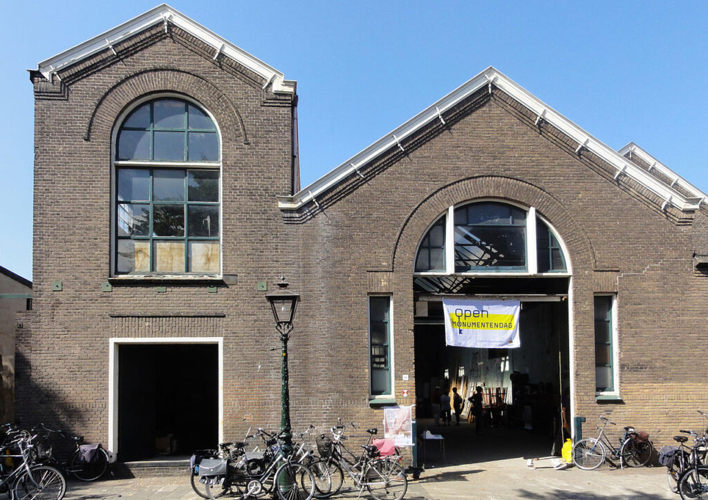 Photo-of-cultural-centre-vrijplaats-in-leiden-from-the-outside