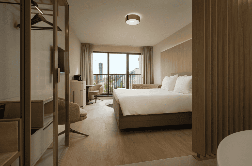 WestCord-Eindhoven-Renovated-Hotel-Room-interior