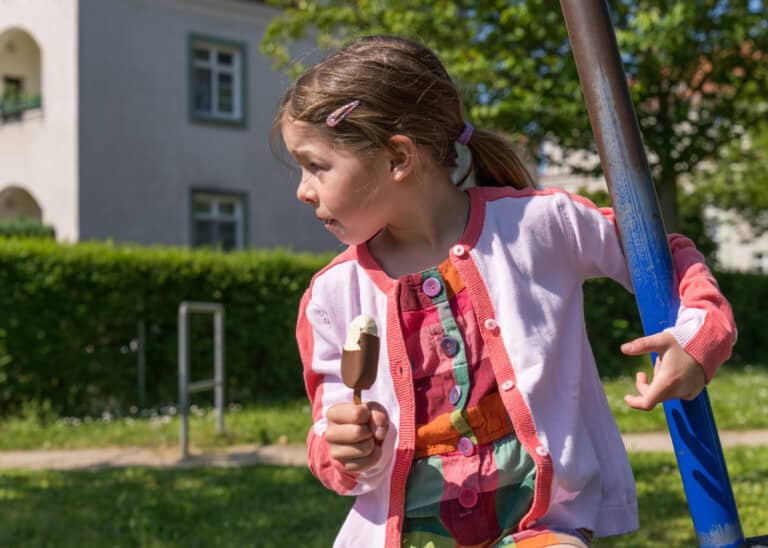 What is a tropenrooster? Why Dutch schools send kids home early in a heat wave (and what parents can do)