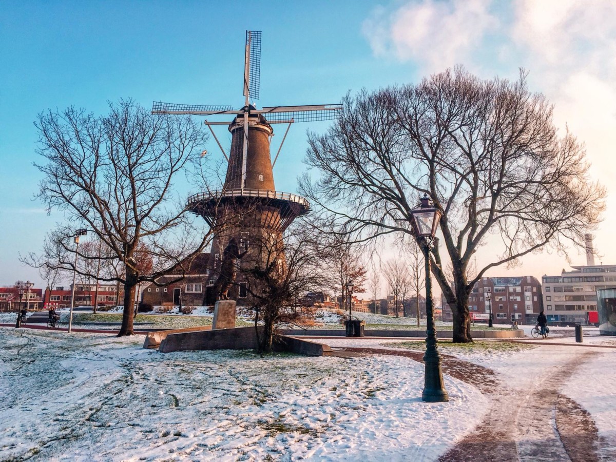 working windmills holland