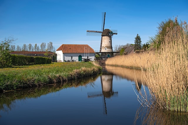 windmill-in-the-netherlands