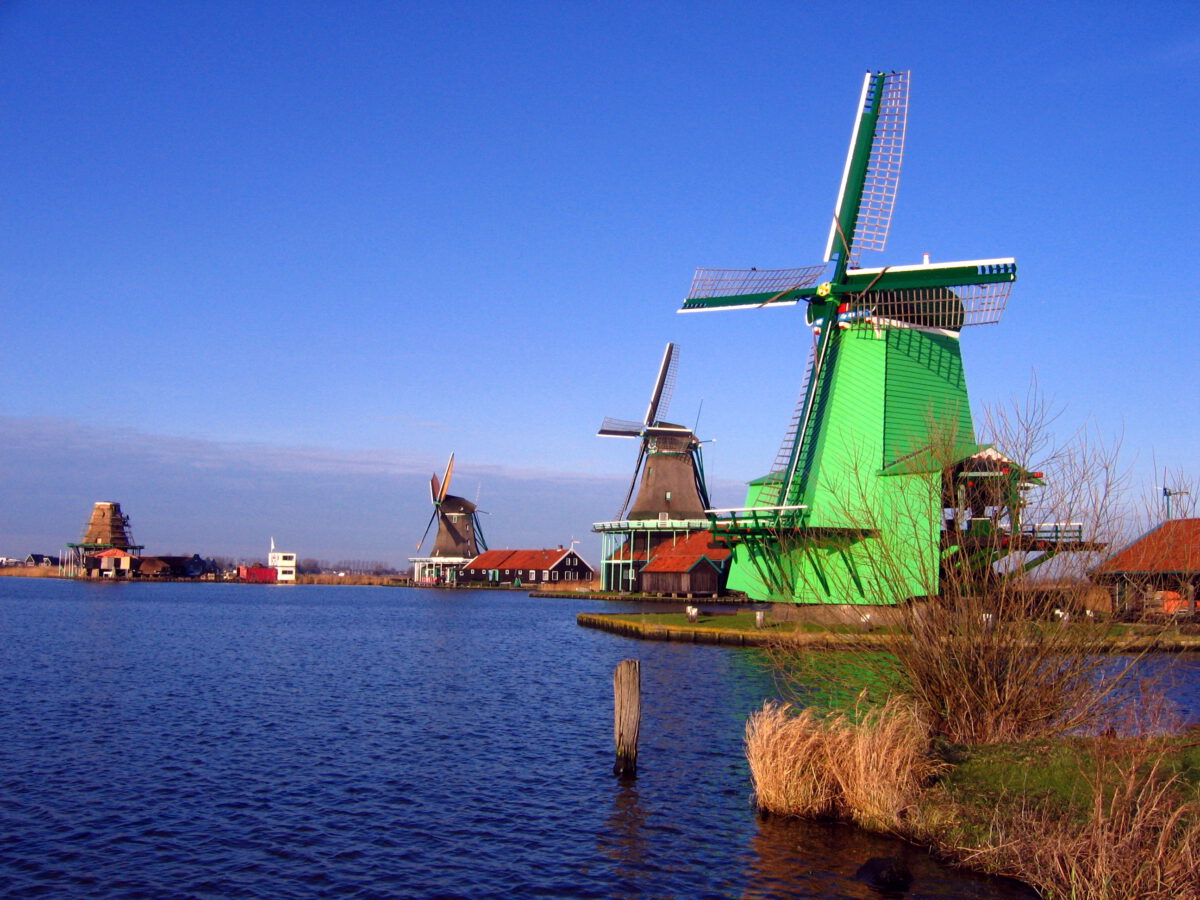 Photo-of-colourful-windmills-at-Zaanse-Schans