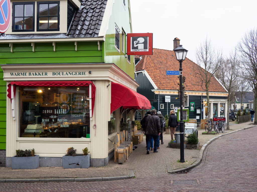 Zaans-bakery-in-the-zaan-region-in-quiant-neighbourhoods-of-Gortershoek-and-domnineestuin