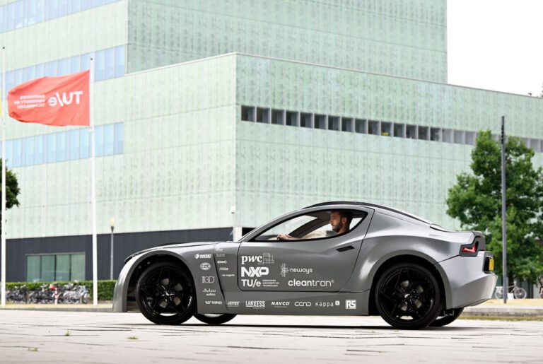 Dutch students invent car that captures more C02 than it emits&nbsp;