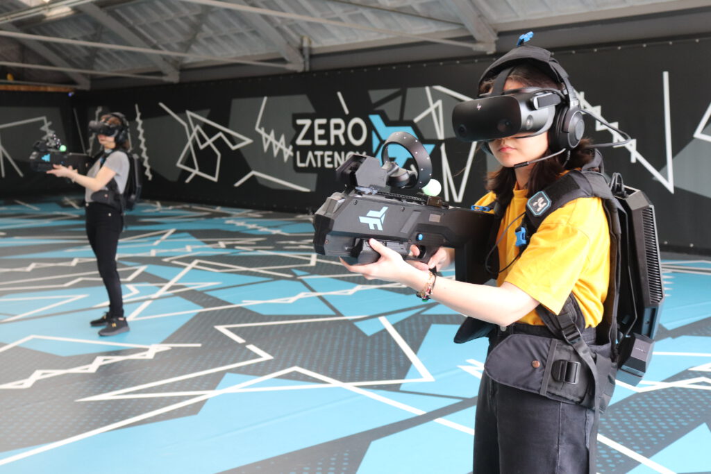 DutchReview-team-wearing-virtual-reality-gear-at-zero-latency-vr-rotterdam