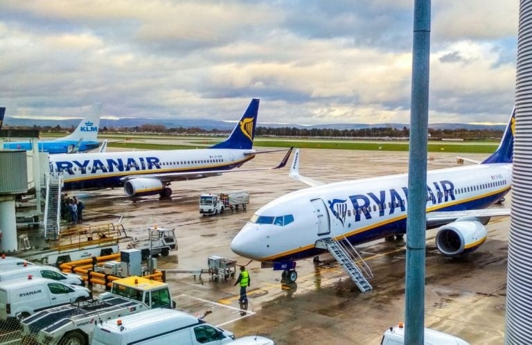 Ryanair employee controversy: Ryanair needs to pay their Dutch pilots 100.000s of euro’s!