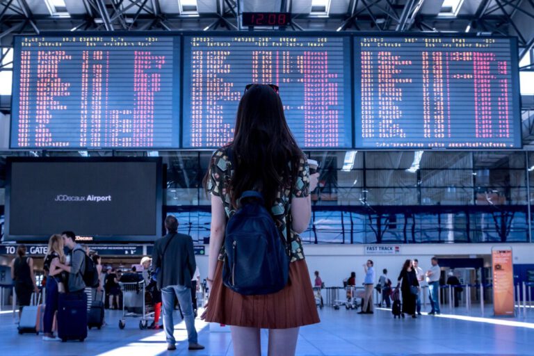 How does the Netherlands deal with foreign tourists who have coronavirus?