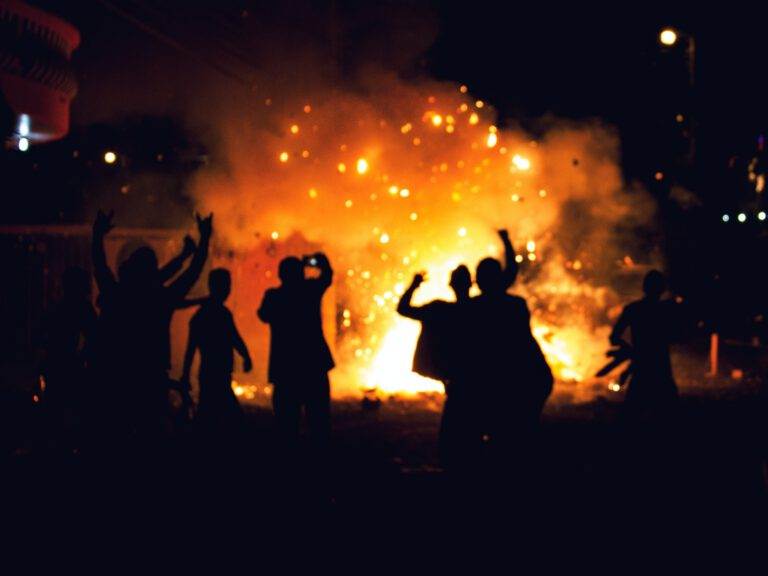 Parents of 13-year-old who plundered Jumbo during riots to pay €18,000