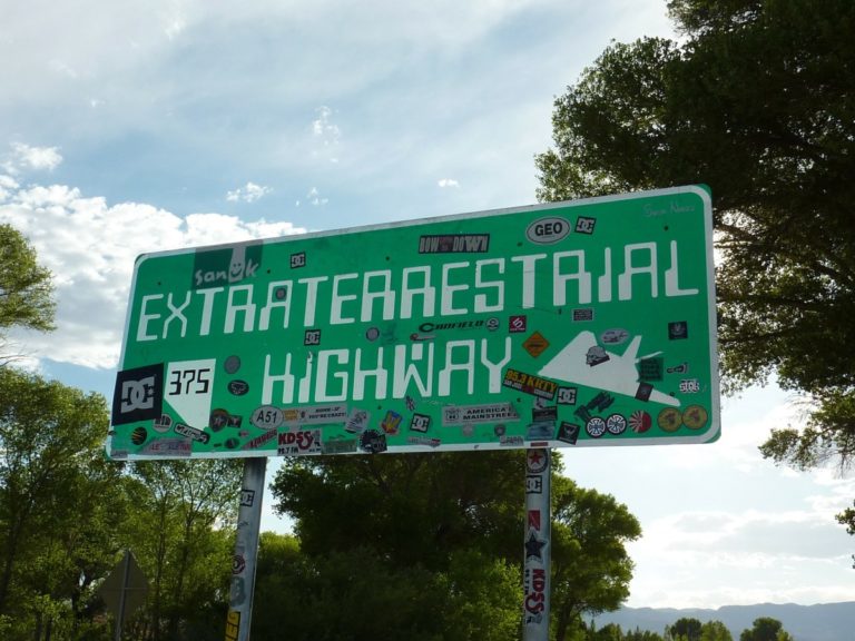 Dutch Youtubers arrested at Area 51 (No, they were not aliens trying to escape)