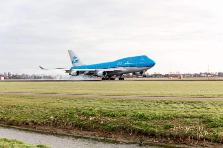 Dutch prime minister wants a complete travel ban on all flights to the Netherlands