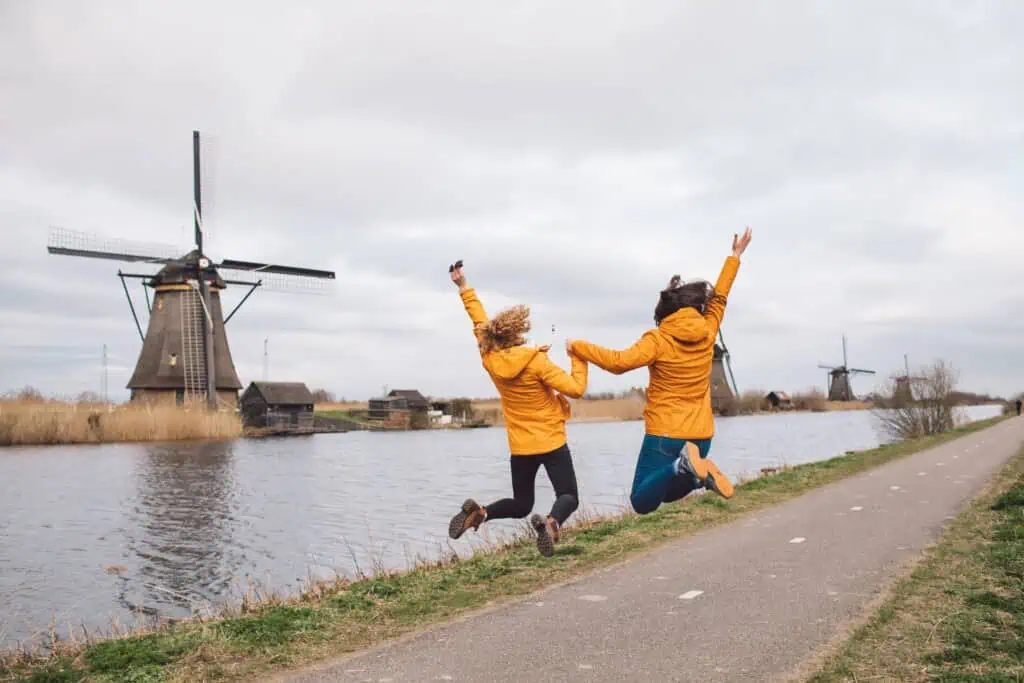 
american-women-in-the-netherlands-happy