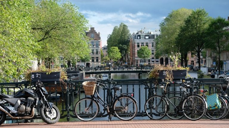 bike-on-a-canal-bank-in-Amsterdam