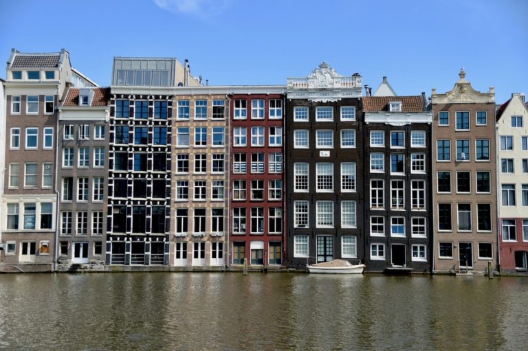Amsterdam Hits Illegal Airbnb Hosts with €387,000 in Fines