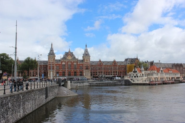 Good news! Amsterdam is going to make it impossible for investor groups to buy newly built homes