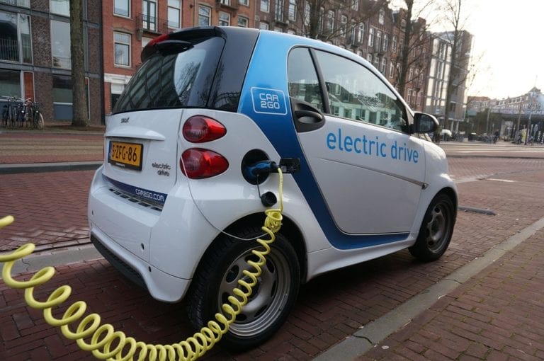 The municipality of Amsterdam plans to rule out the use of petrol and diesel cars by 2030