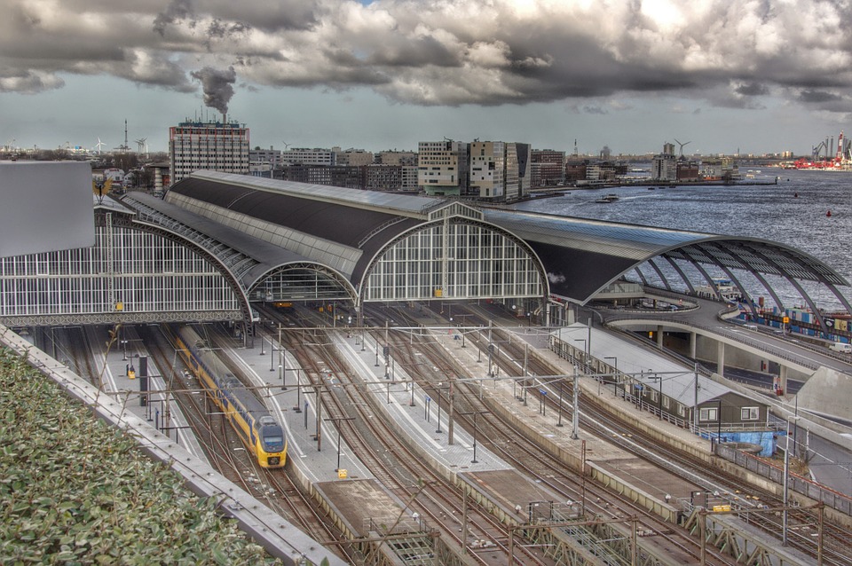 It's happening! There's going to be a highspeed train from Amsterdam