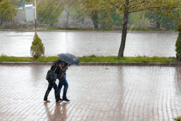 Weather report: heavy winds and rain in the Southwest as temperatures continue to drop