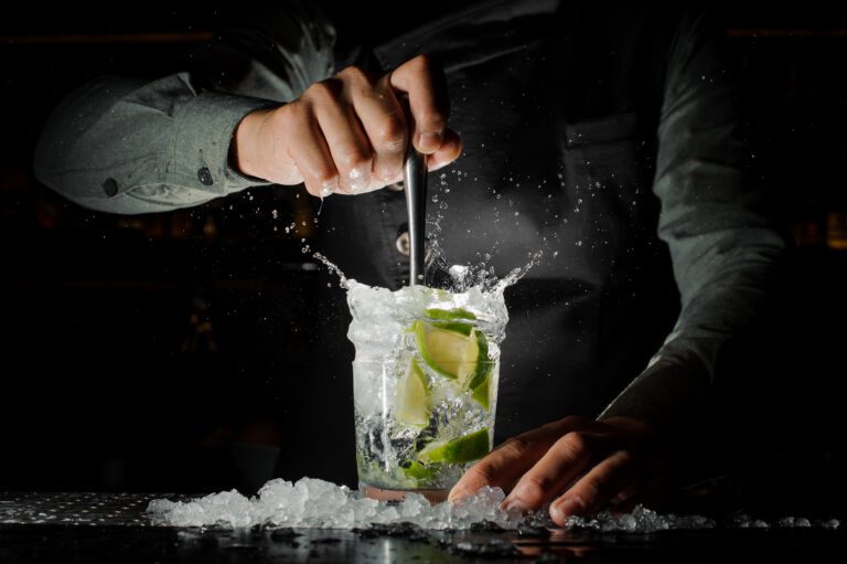 Dutch cocktails? Yes please! Learn from a professional mixologist at this €40 workshop