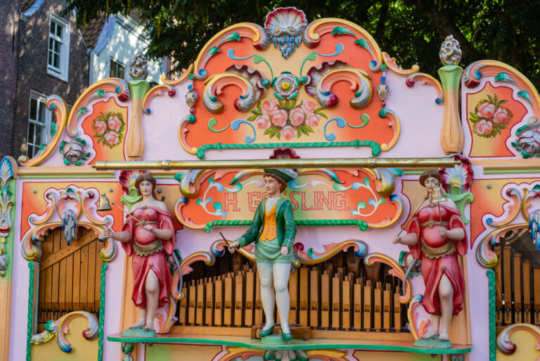 Dutch Quirk #53: Have giant music trucks infiltrate cities and demand money