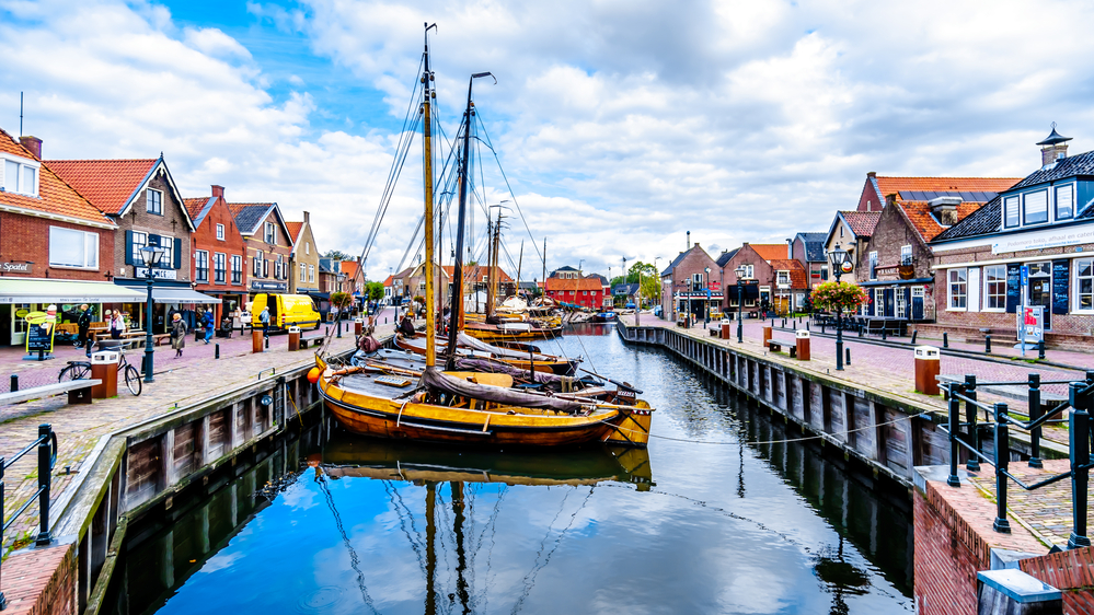 photo-of-harbour-filled-with-boats-in-dutch-city-bunschoten-spakenburg