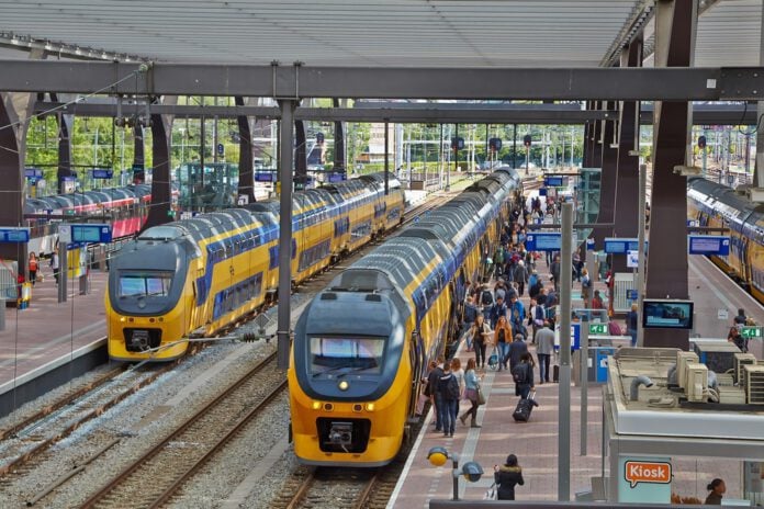 photo-of-busy-ns-trains-rotterdam-station-netherlands