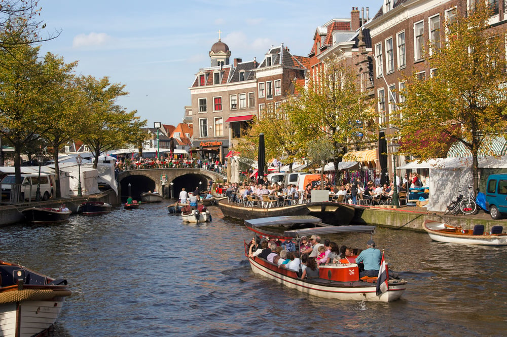 photo-of-canal-boat-tour-one-of-the-things-to-do-in-Leiden