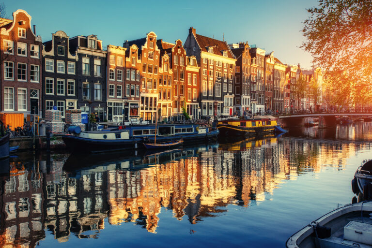 Amsterdam-canal-at-sunset