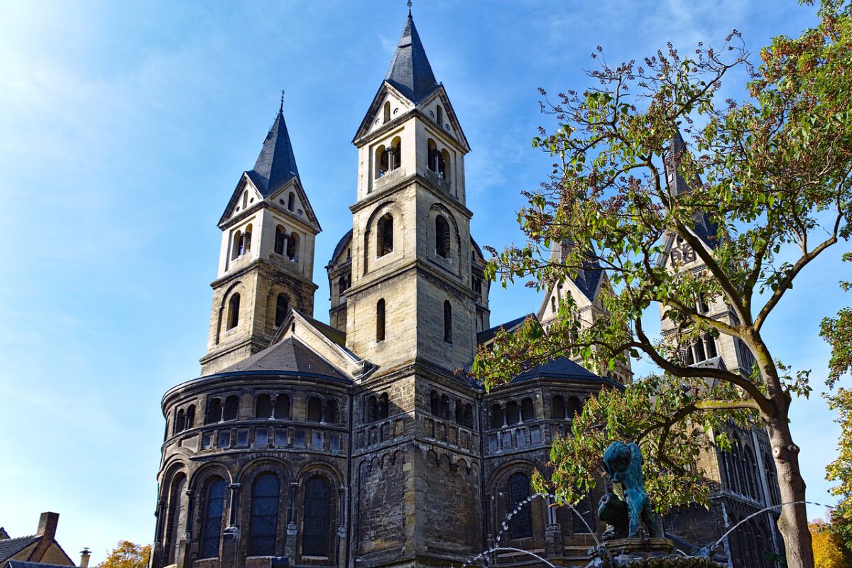 photo-of-the-castle-of-Roermond-the-Netherlands