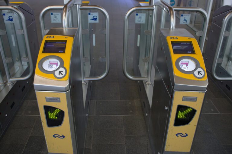 Scamming Dutch public transport with OVpay? It’s more possible than you think, experts say
