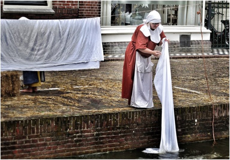 Dutch history hacked: 2500 years of Dutch life in 7 minutes (VIDEO INSIDE)