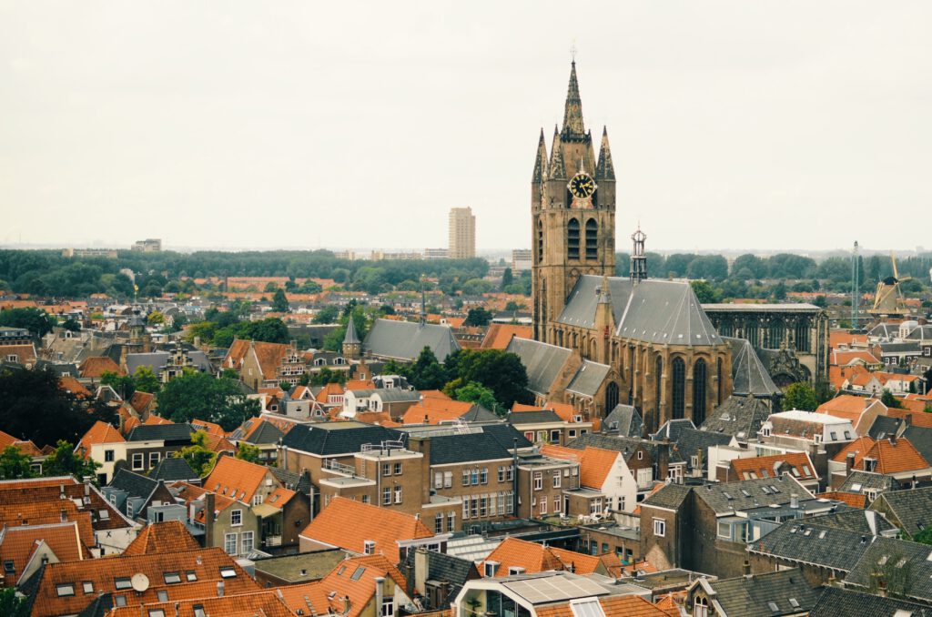photo of delft houses in center with church