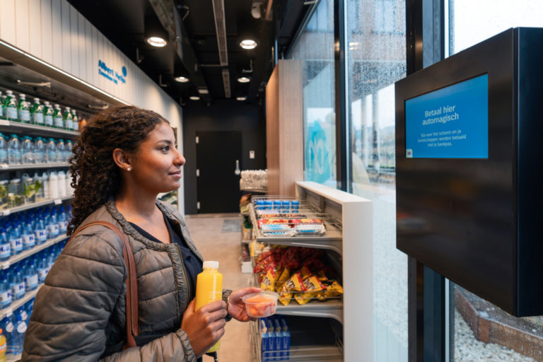 Tap and Go: Albert Heijn’s New Smart-Store Has No Checkouts