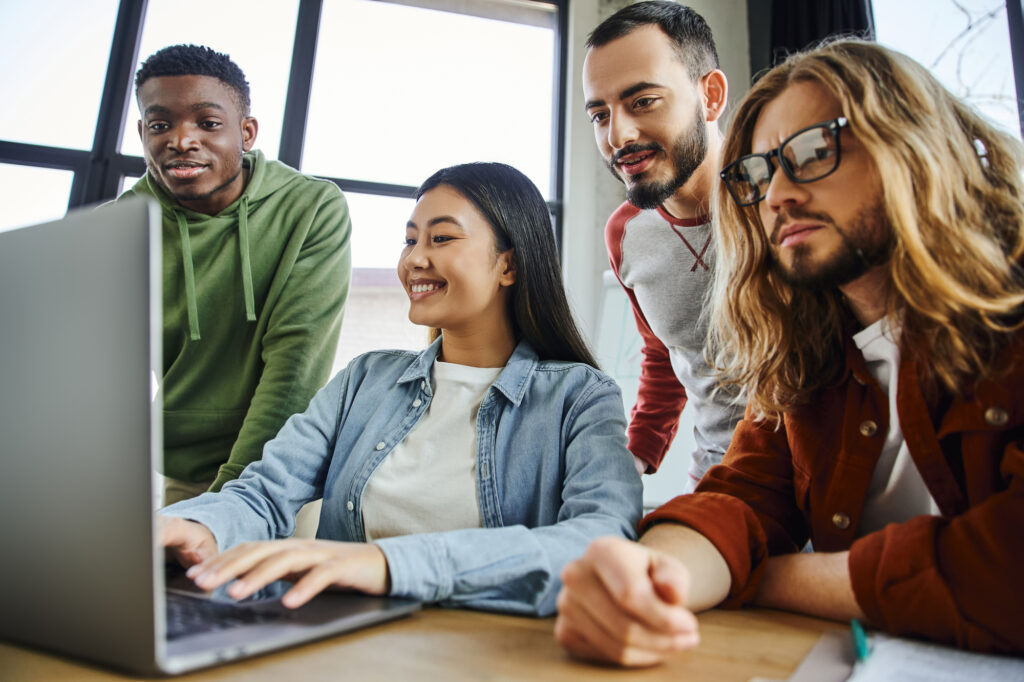 group-of-colleagues-working-for-the-average-salary-in-the-netherlands