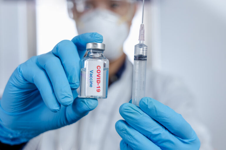 A new coronavirus vaccination round has just begun: here’s why (and who can get it)
