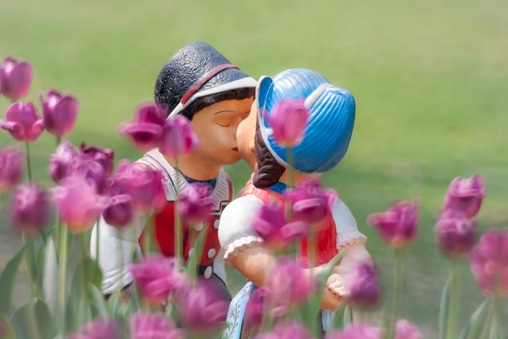 Miniaturenmuseum-breda-dolls-are-kissing