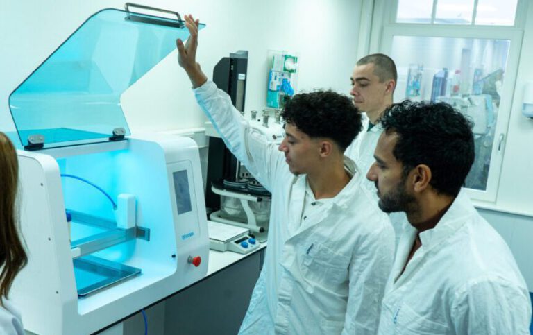 Custom colour, shape, and taste! This Dutch company just created a “nespresso machine” for children’s medication
