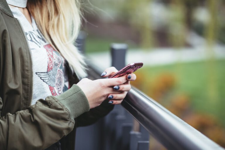 Dutch fraudsters selling fake COVID-19 results on social media